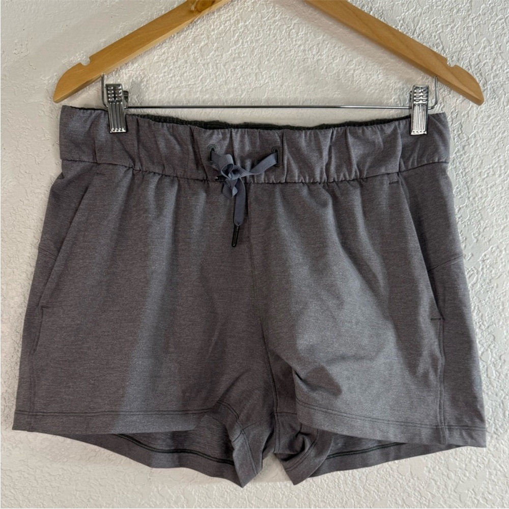 lululemon athletica on the fly short heathered slate women’s 8 athletic casual